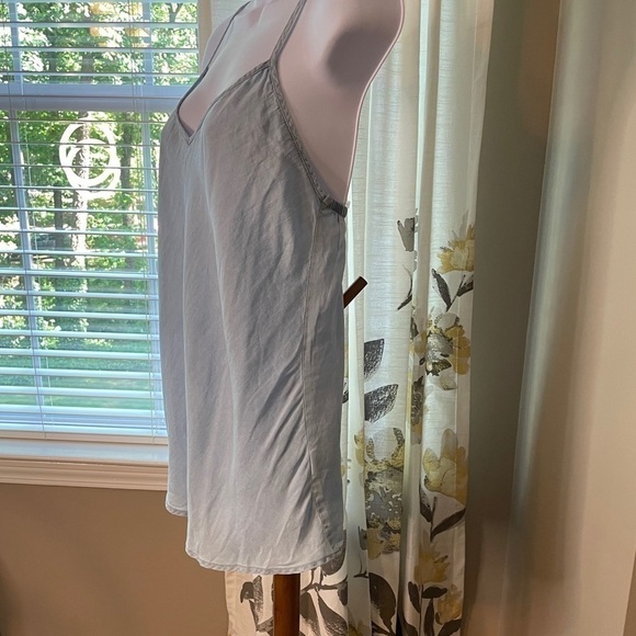 nwot Chambray Cross-Back Tank Size M - Picture 2 of 4